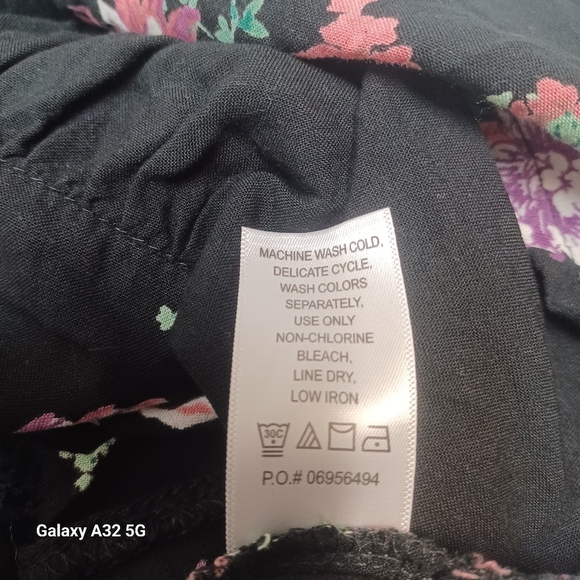 Woman Within Black Floral Embroidered Top Bluse Size 18/20 100%Rayon - Picture 9 of 12